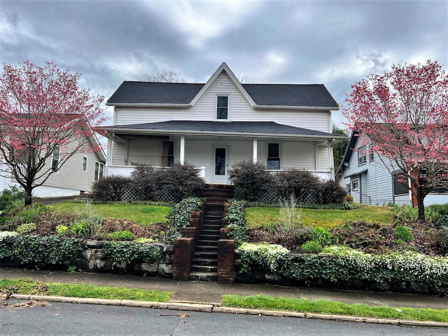 311 W Locust St, Johnson City, TN 37604 - photo 1