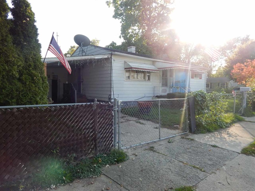 857 Campbell St, Flint, MI 48507 - photo 1