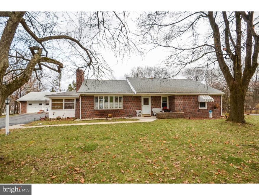 2767 Oakland Ave, Slatington, PA 18080 - photo 1