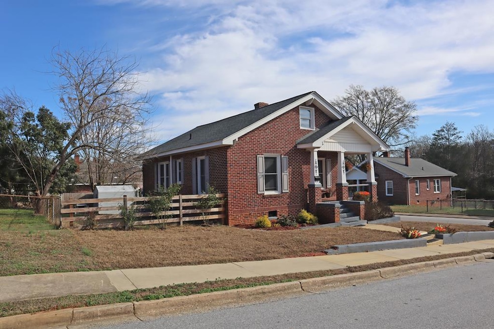 223 Park St, Ninety Six, SC 29666 - photo 1