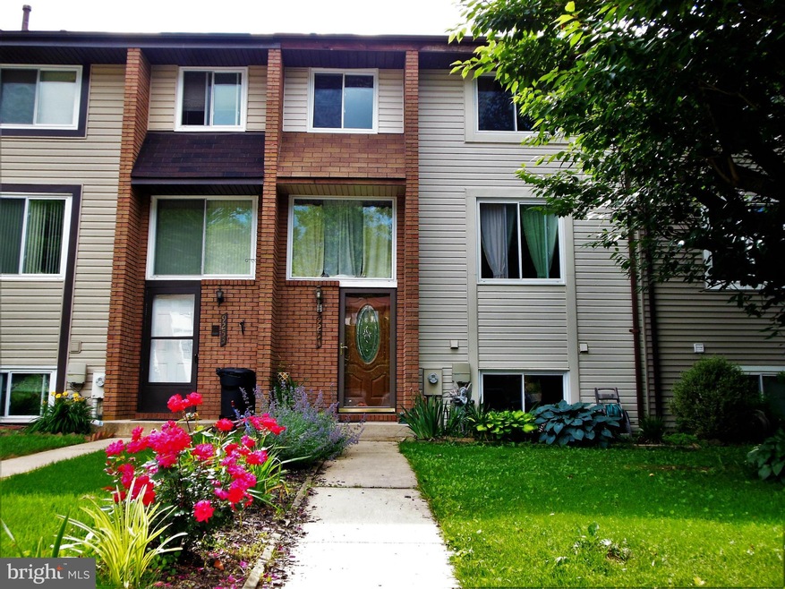 9251 Bellbeck Rd, Parkville, MD 21234 - photo 1