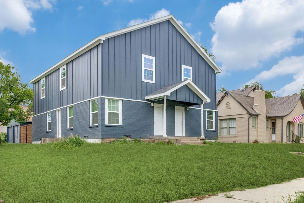 View of front of house with a front yard