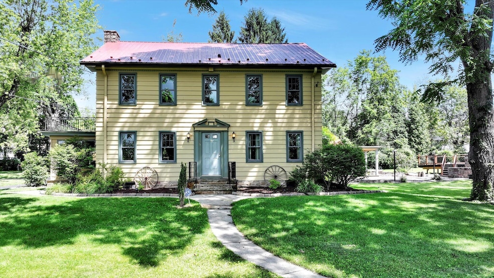 35 Holland St, Tamaqua, PA 18252 - photo 1