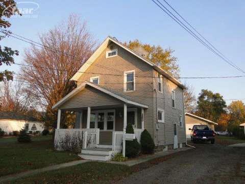 501 Chamberlain St, Flushing, MI 48433 - photo 1