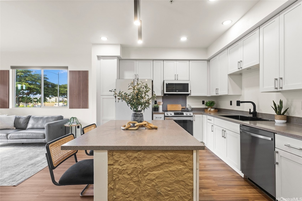 Under Contract $929,000 • Co-Listing Agent