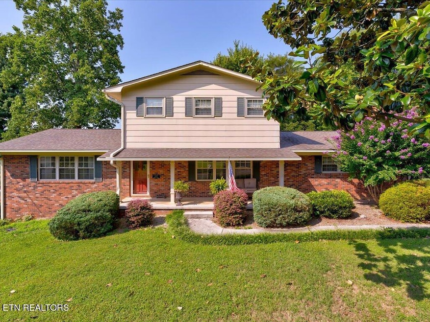 619 Barton Dr - 1
