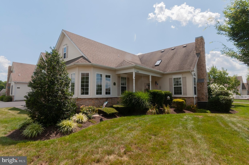 1080 Bordeaux Ln, Pennsburg, PA 18073 - photo 1