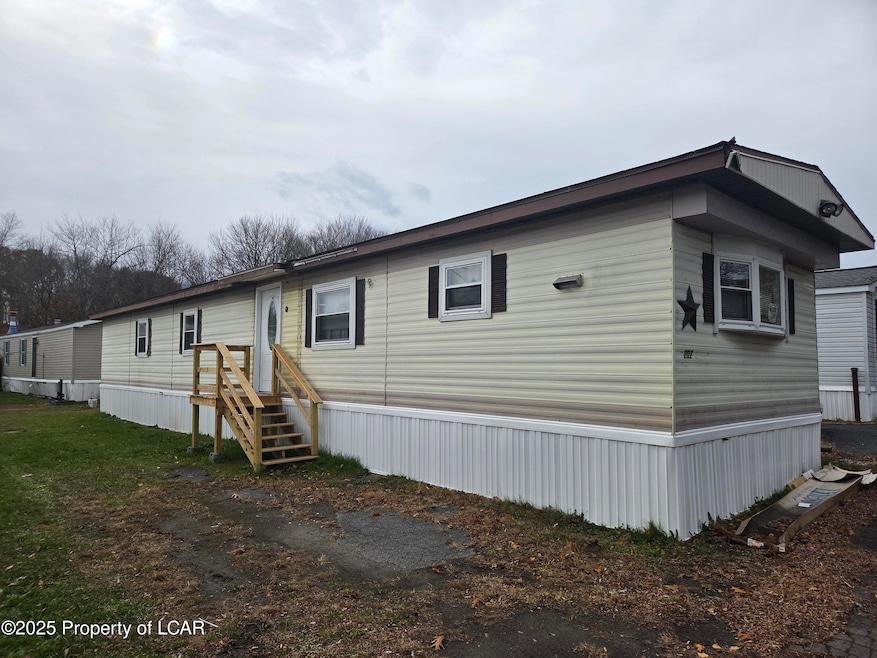 4 Quiet Cove, Jenkins Township, PA 18640 - photo 1