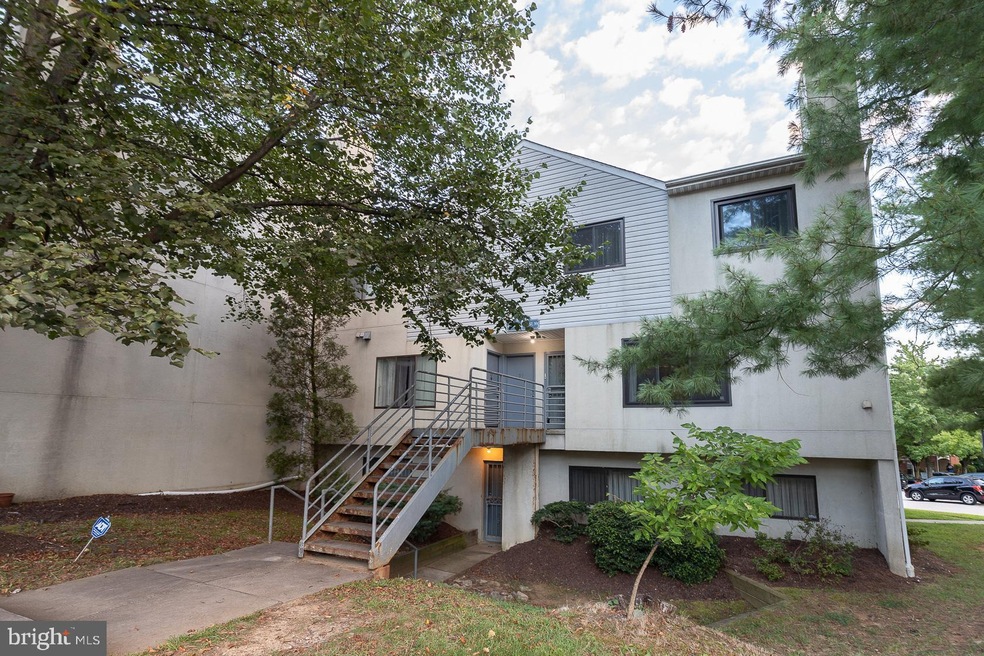 53 Ashlar Hill Ct, Parkville, MD 21234 - photo 1