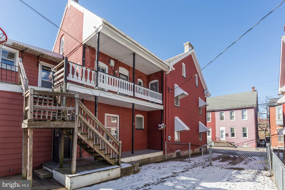 32 S Locust St, Hagerstown, MD 21740 - photo 1