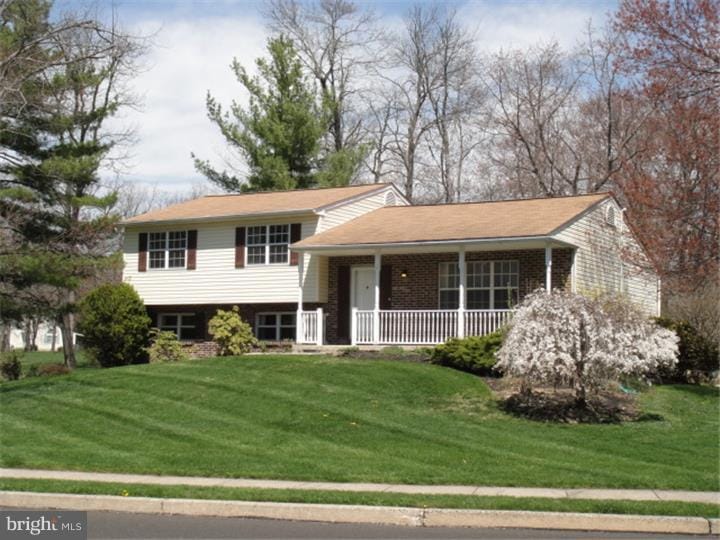 2700 Valley Woods Rd, Hatfield, PA 19440 - photo 1