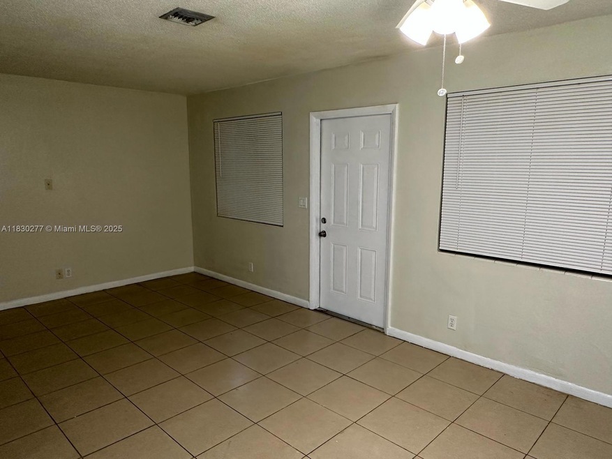 214 SE 8th St unit 5, Hallandale Beach, FL 33009 - photo 1