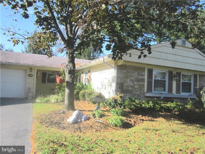 10 Garrison Cir, Willingboro, NJ 08046 - photo 1