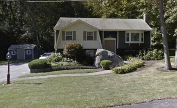 2 Everett St, Wakefield, MA 01880 - photo 1