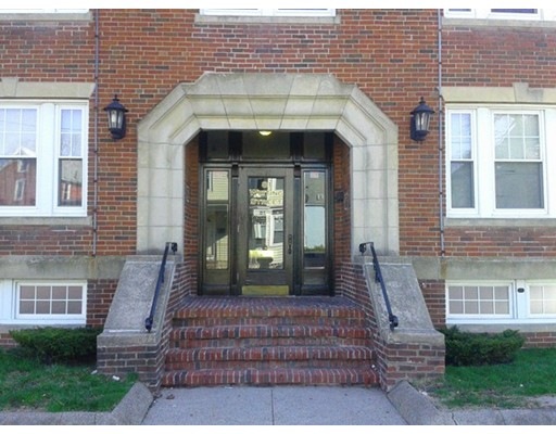 81 Whiting St, Lynn, MA 01902 - photo 1