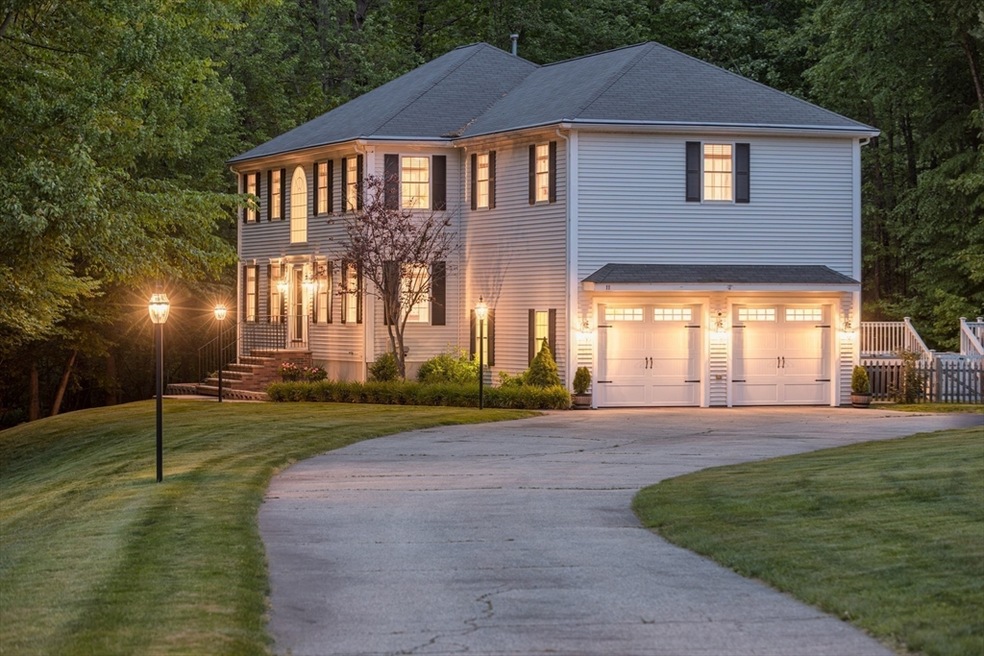 11 Whitewood Cir, Amesbury, MA 01913 - photo 1