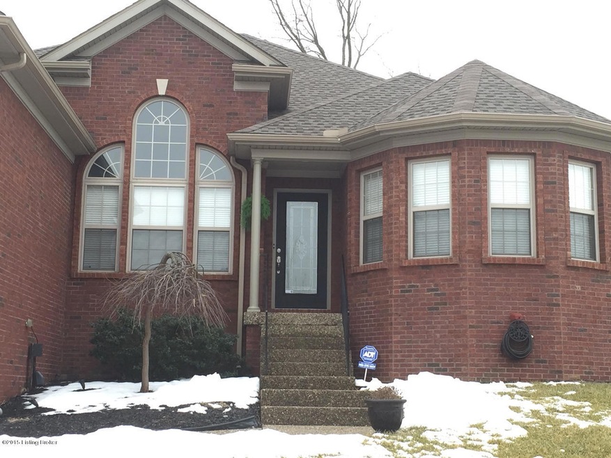 7506 Braeburn Cir, Louisville, KY 40228 - photo 1