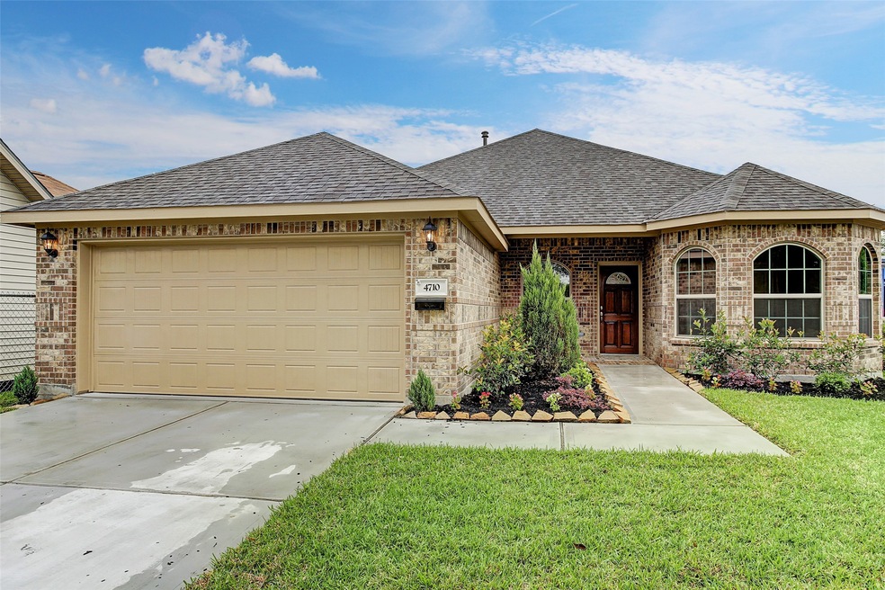 7014 Hoffman St, Houston, TX 77028 - photo 1