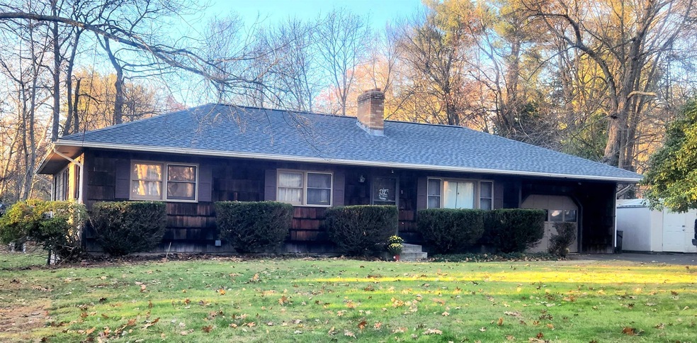 1 Olde Coach Rd, Derry, NH 03038 - photo 1