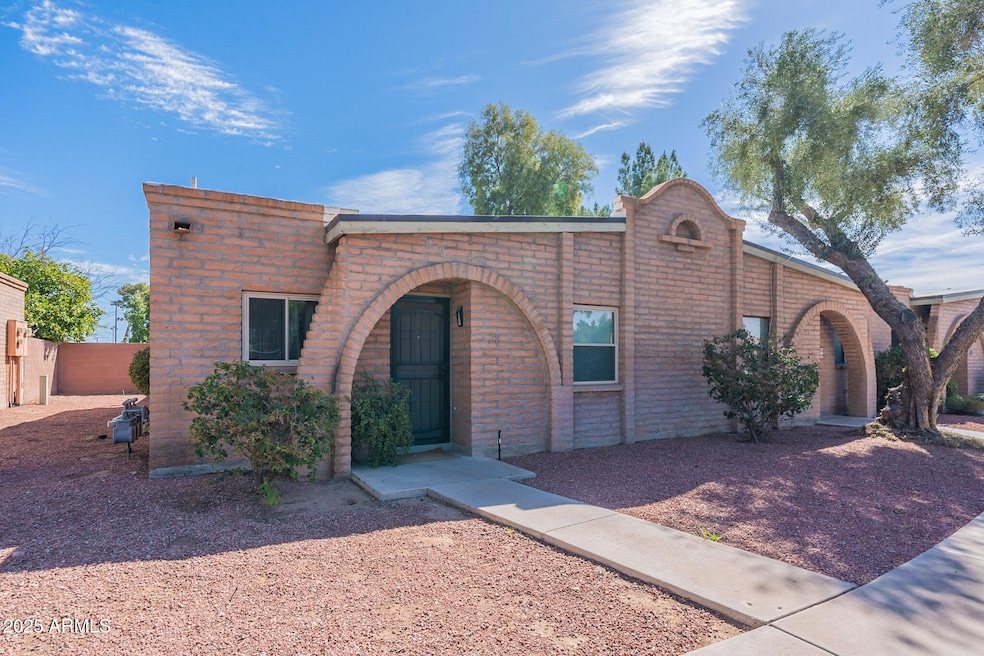 4438 E Hubbell St unit 28, Phoenix, AZ 85008 - photo 1