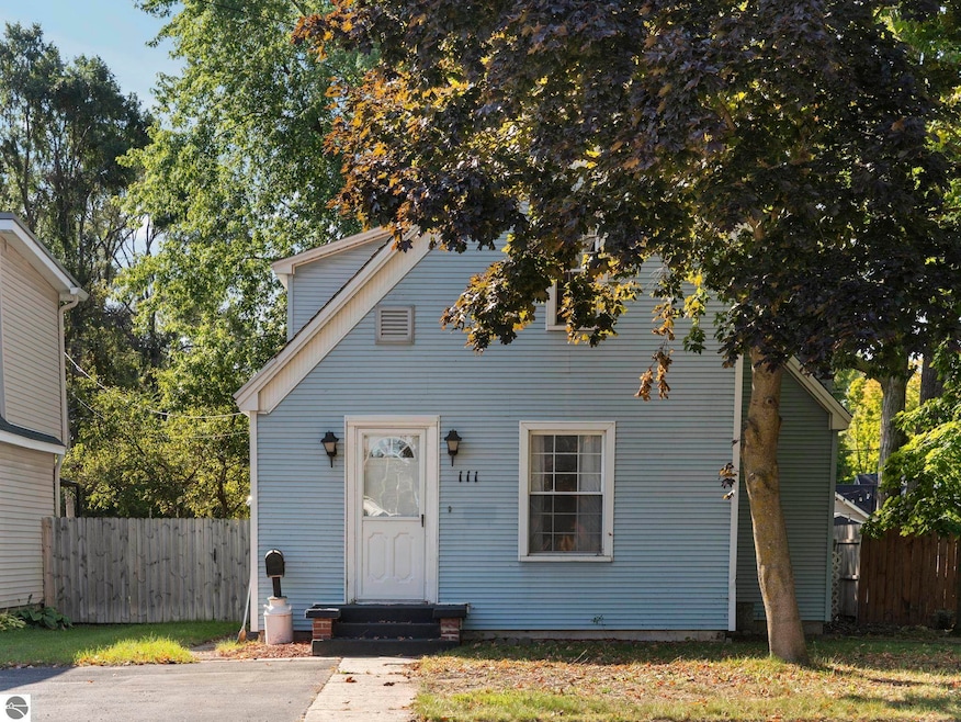 111 W Fourteenth St, Traverse City, MI 49684 - photo 1