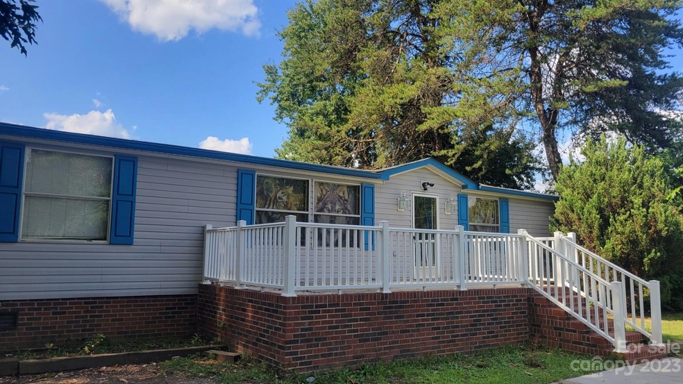 6729 Denver Heights Cir, Denver, NC 28037 - photo 1