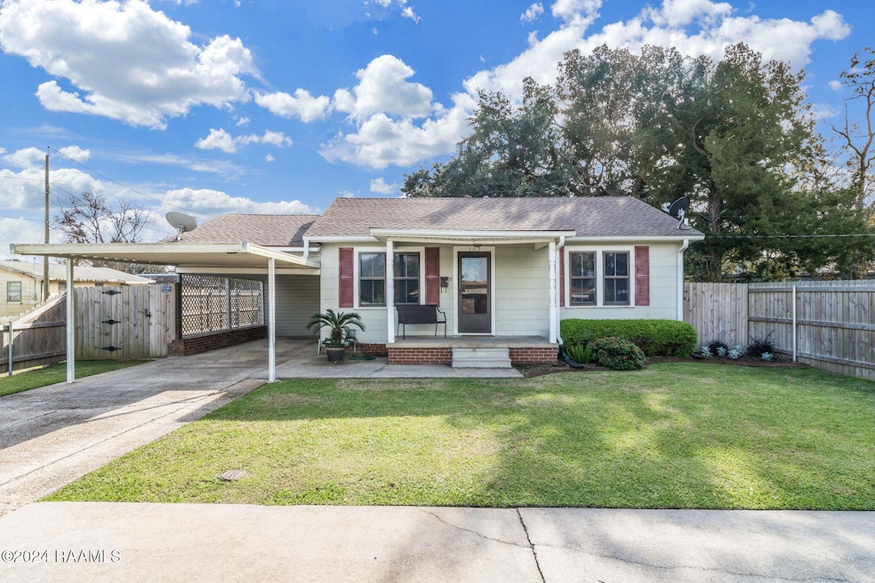 1-web-or-mls-102 E Betty St-1
