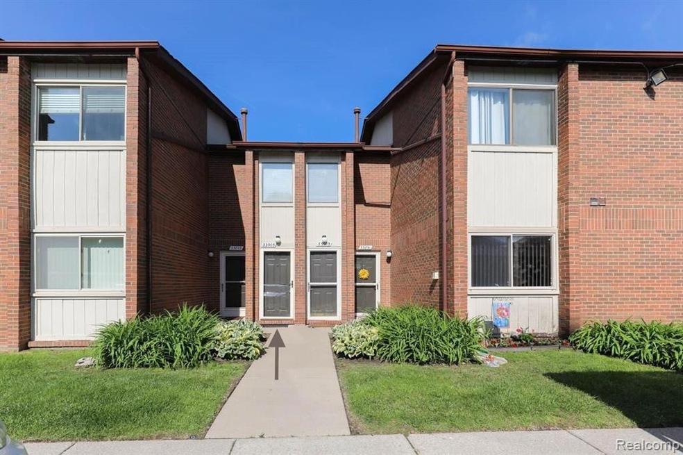 33905 Pondview Circle