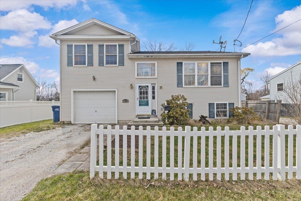 16 Walnut St, Saint Albans, VT 05478 - photo 1