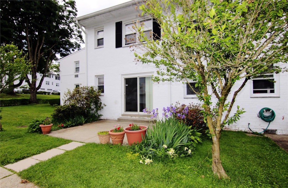 44 Avon Cir unit B, Rye Brook, NY 10573 - photo 1