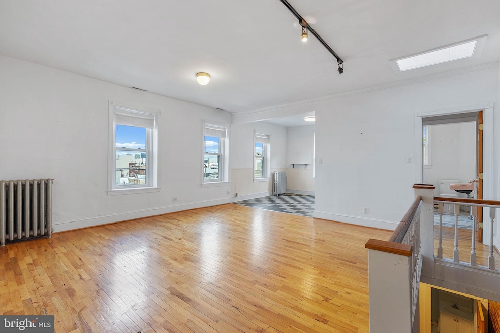 732 Tasker St unit 3, Philadelphia, PA 19148 - photo 1