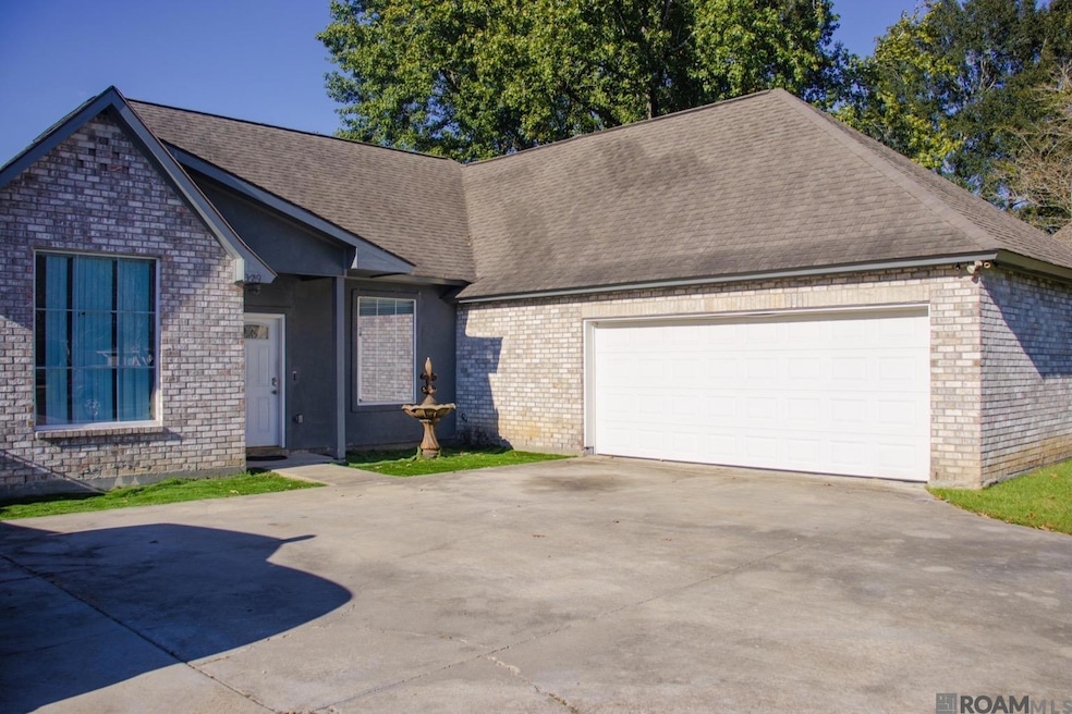 3689 Ramey Dr, Zachary, LA 70791 - photo 1