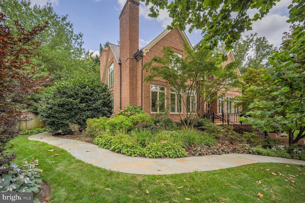 3121 Arizona Ave NW, Washington, DC 20016 - photo 1