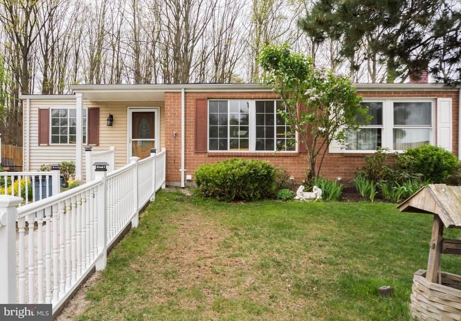 4411 Hallfield Manor Dr, Nottingham, MD 21236 - photo 1