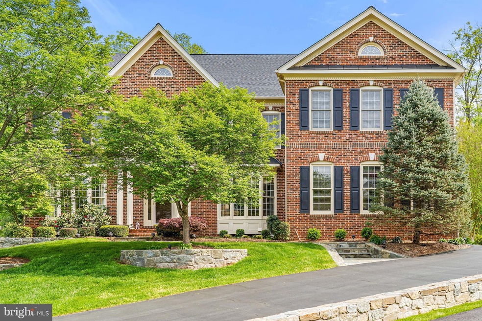 5861 Saddle Downs Place, Centreville, VA 20120 - photo 1