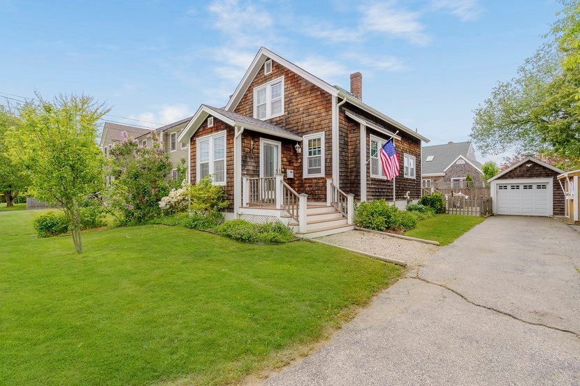 13 Hilltop Ave, Middletown, RI 02842 - photo 1