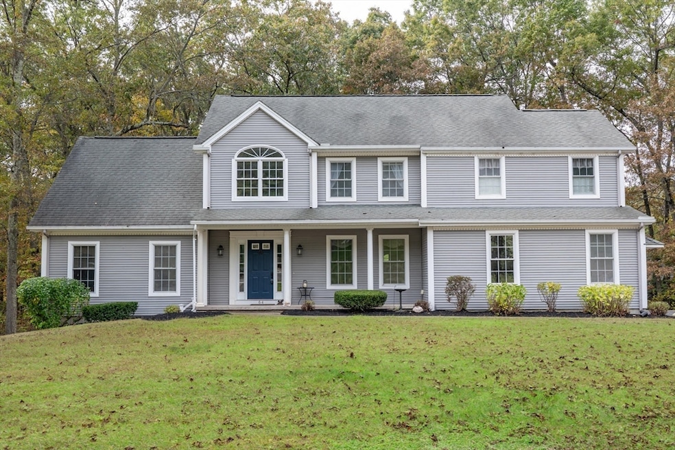 64 Hillcrest Cir, Westfield, MA 01085 - photo 1