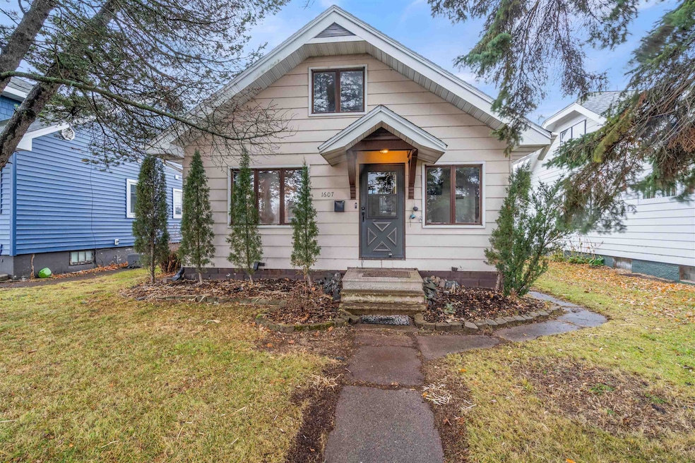 1607 Wyoming Ave, Superior, WI 54880 - photo 1