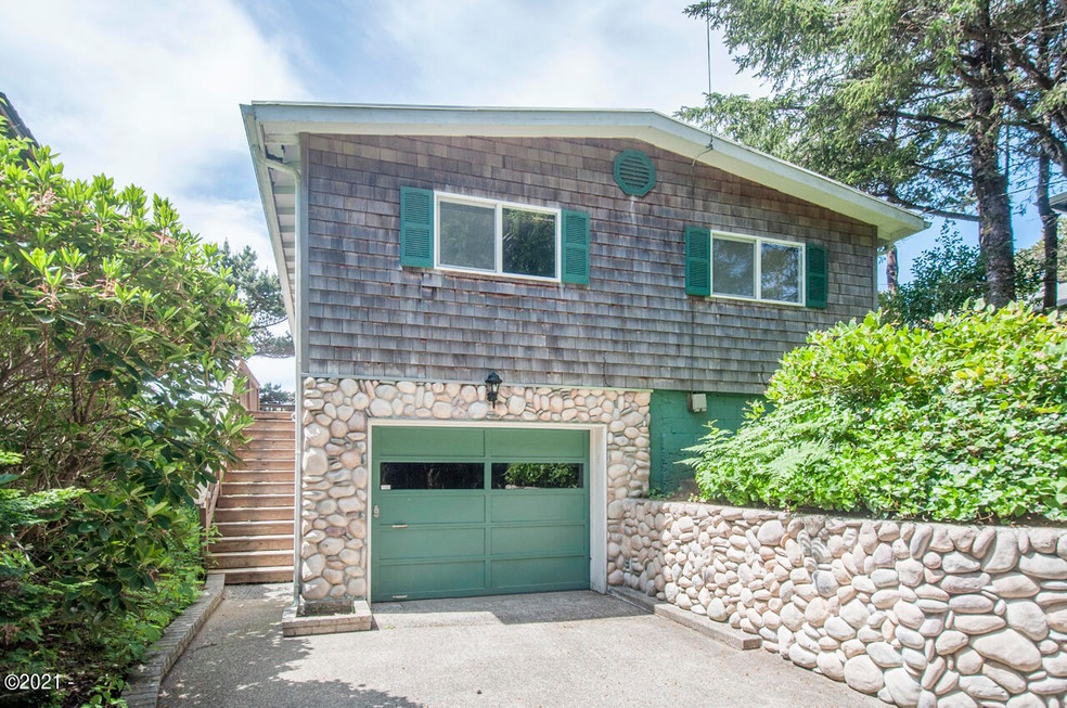 1741 SW Coast Ave, Lincoln City, OR 97367 - photo 1