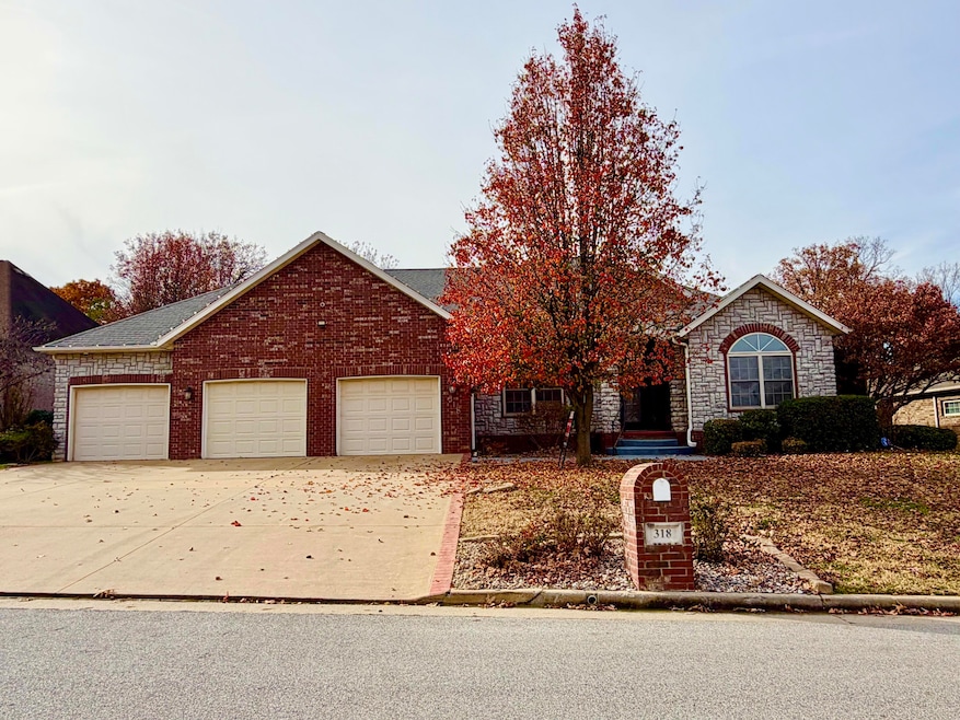 318 Fox Fire Ct, Joplin, MO 64801 - photo 1