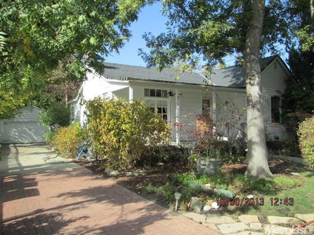 Quiet setting, English like cottage, with long dri