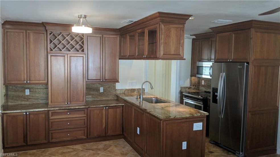 KITCHEN & DINING ROOM