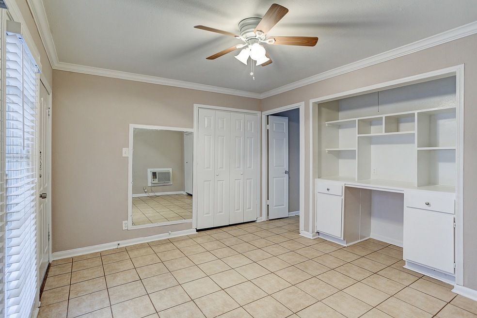 2202 Park St unit 4, Houston, TX 77019 - photo 1