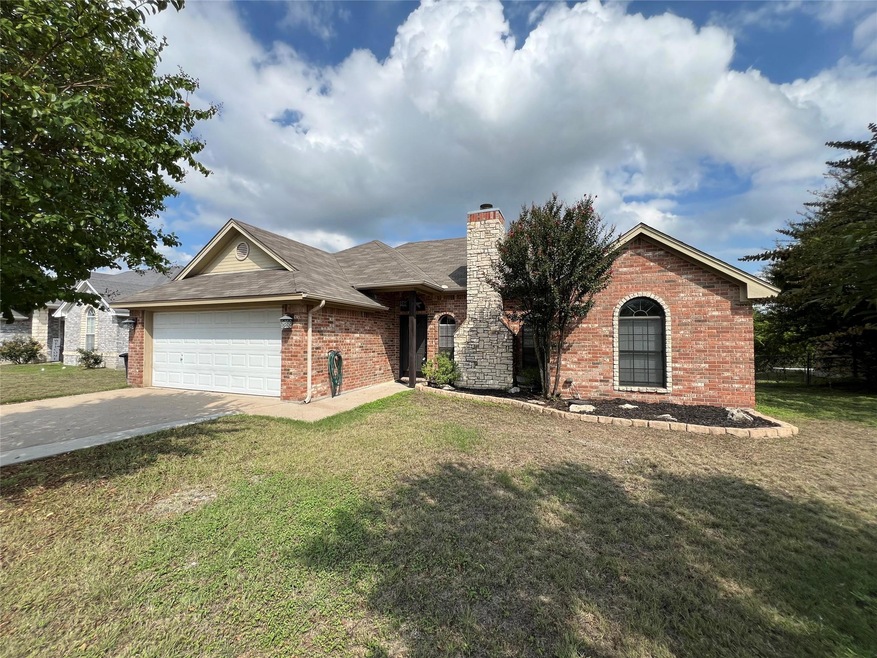 506 Ridgeway Blvd, Weatherford, TX 76086 - photo 1