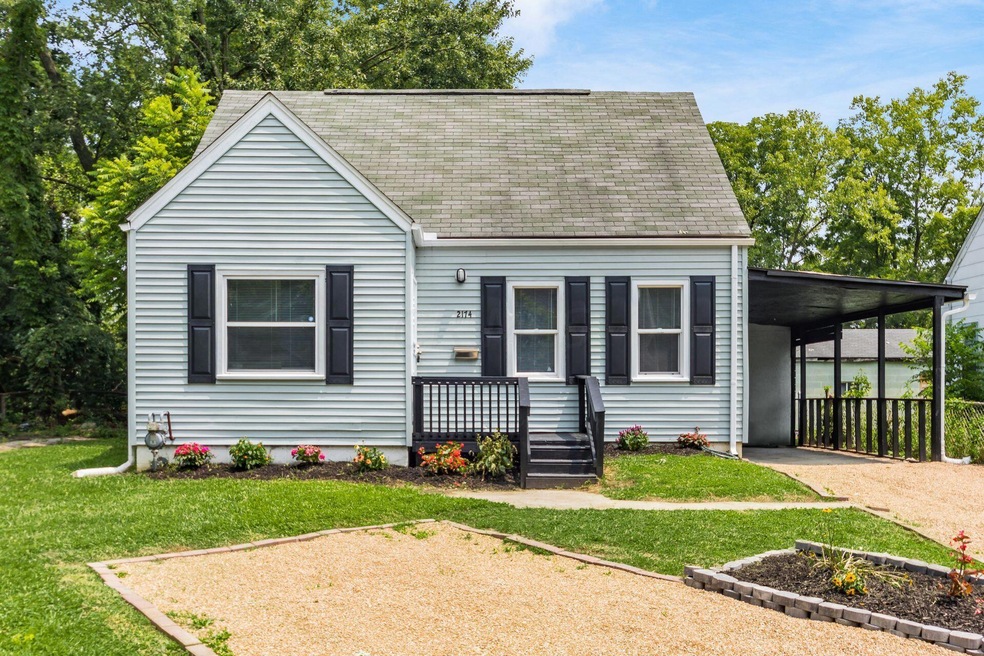 003_821d_Y Middlehurst Dr-070
