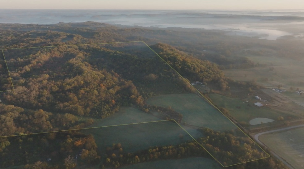 1 Hicks Ln W, Columbia, TN 38401 - photo 1