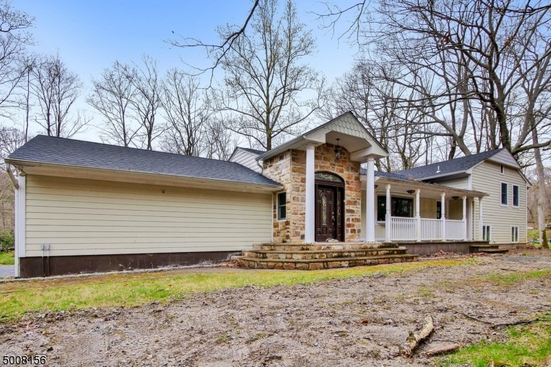 441 Pepperidge Tree Ln, Kinnelon, NJ 07405 - photo 1