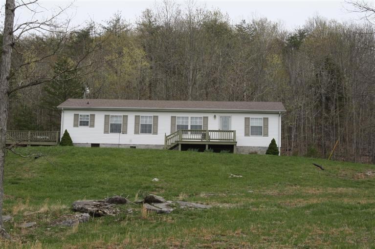 144 R L Colyer Rd, Somerset, KY 42501 - photo 1