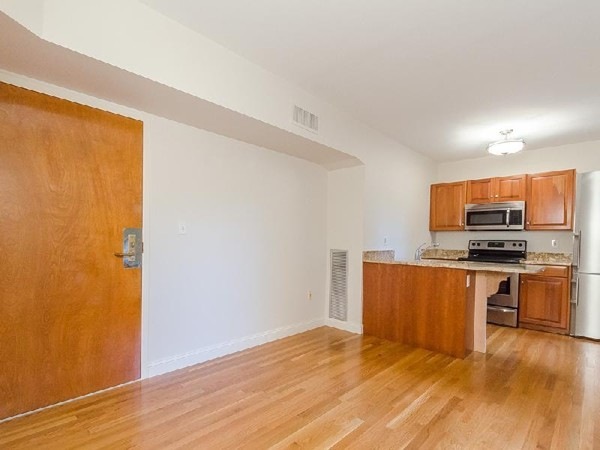 7 Henchman St unit Suite 303, Boston, MA 02113 - photo 1
