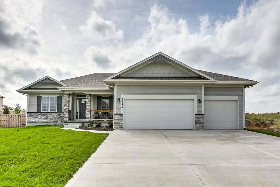 20926 S Barker Rd, Spring Hill, KS 66083 - photo 1